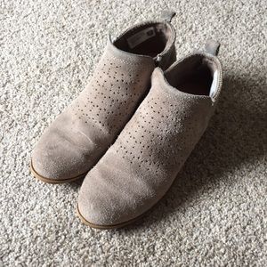 Toms booties size 6.5